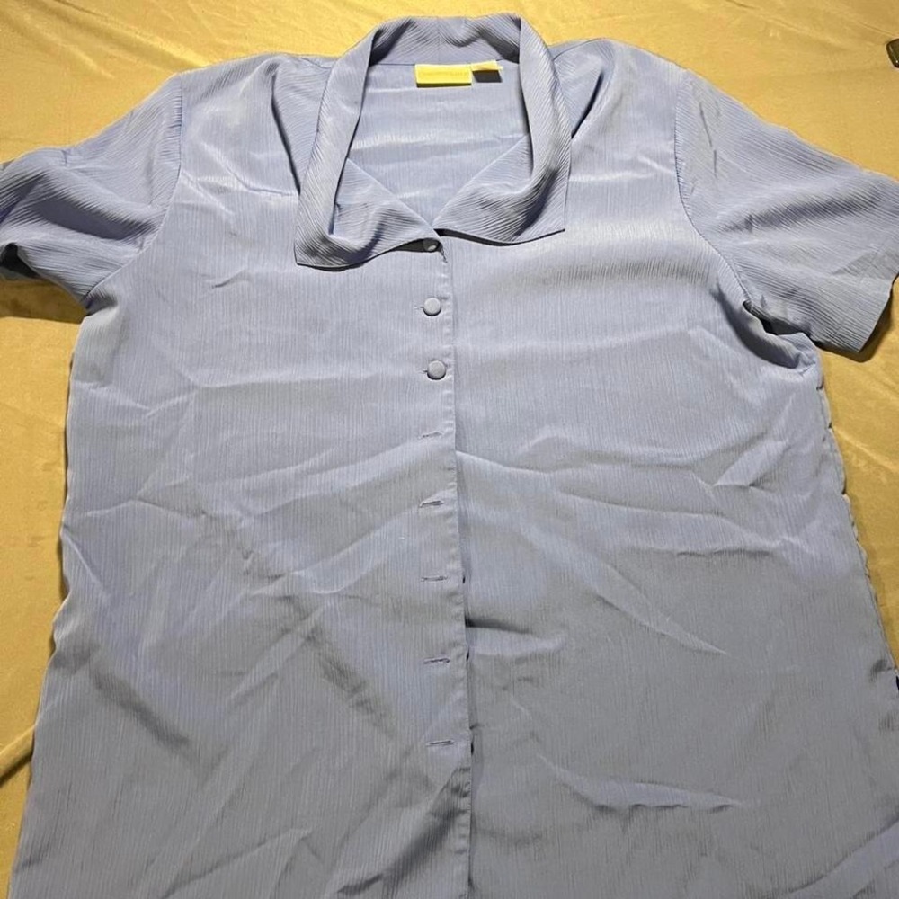 Christie & Jill Womens 1X Light Blue‎ Textured Short Sleeve Button Front Blouse